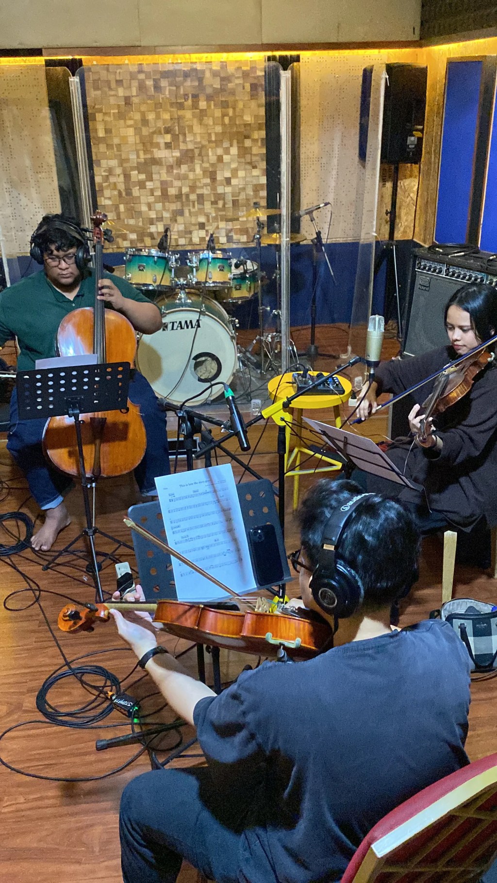 Proses Rekaman String Section untuk Lagu “This is How the Story Goes” Karya Ani&nbsp;Nigeriawati