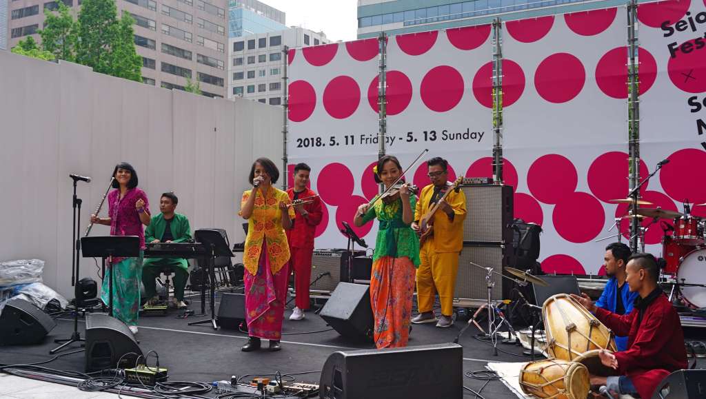 Membawa Musik Betawi Pop ke Panggung Dunia: Lantun Orchestra di Seoul Music Week&nbsp;2018