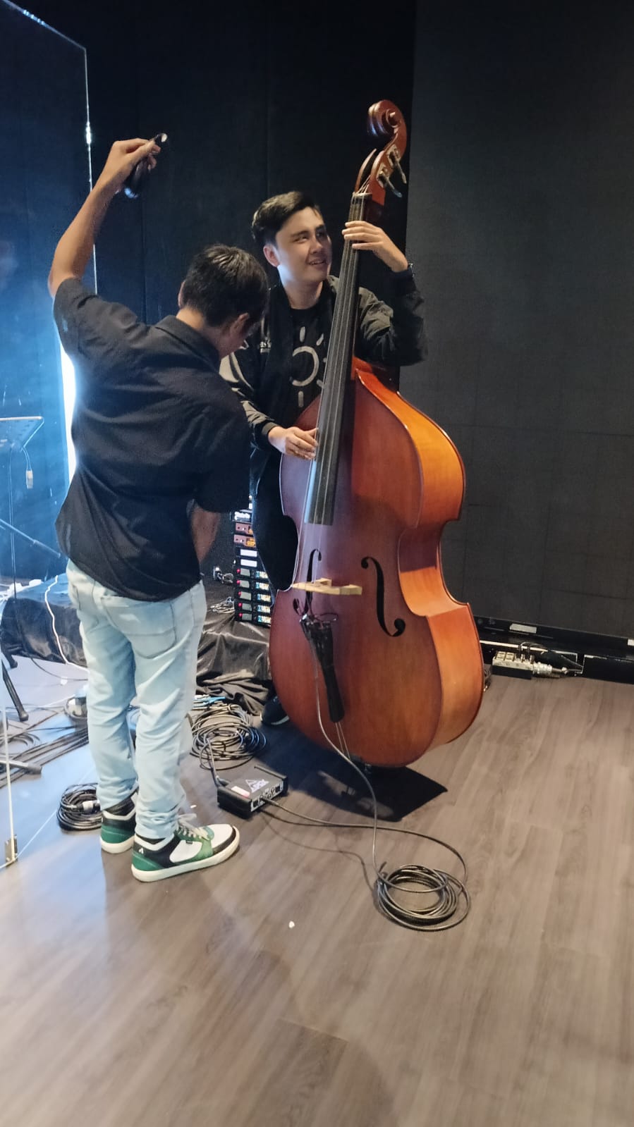 Jasa Sewa Alat Musik Contrabass (Upright Bass) Premium untuk Syuting Iklan, Film, & Video&nbsp;Klip
