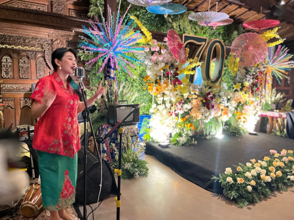 Lantun Orchestra Mengiringi Perayaan Kejutan Ulang Tahun ke-70 Ibu Ella Husni di Plataran&nbsp;Dharmawangsa